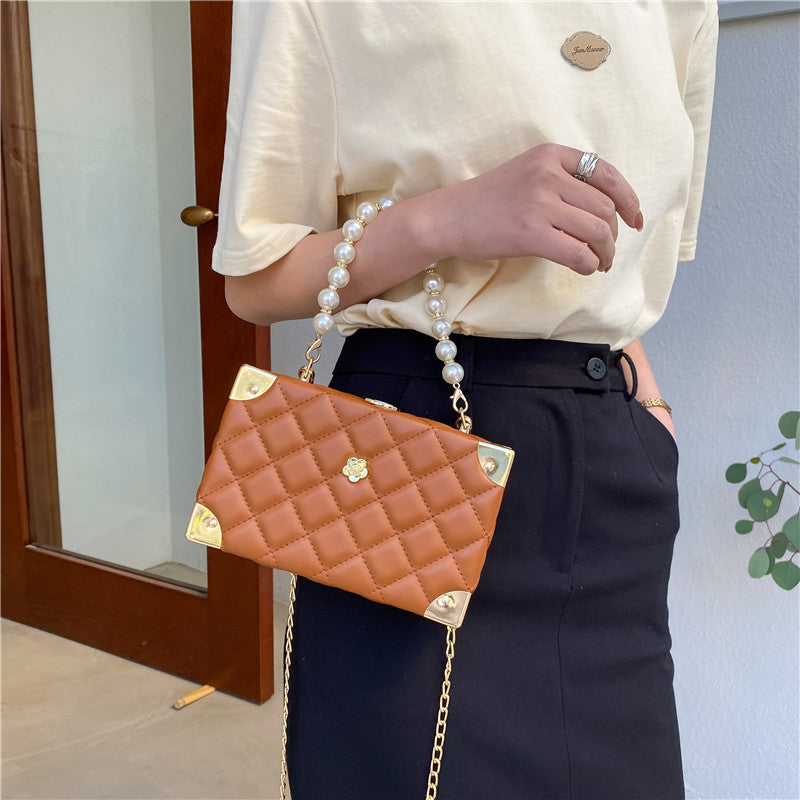New Ladies Diamond Chain Bag Pearl Portable Diagonal Small Square Bag Brand: aeac