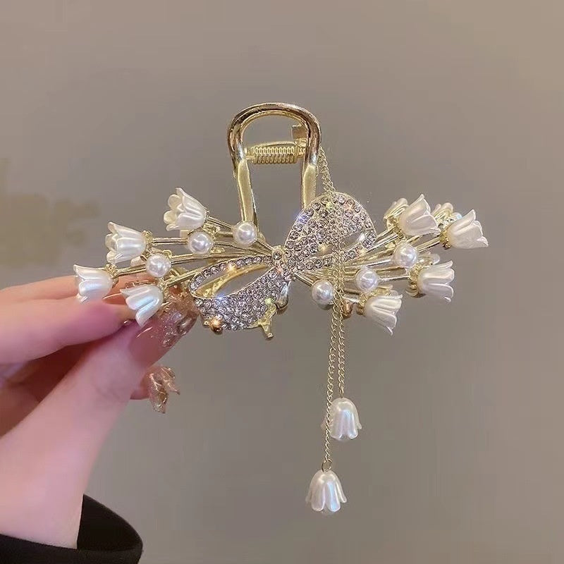 Women's Fashion Large Butterfly Tassel Barrettes Brand: aeac