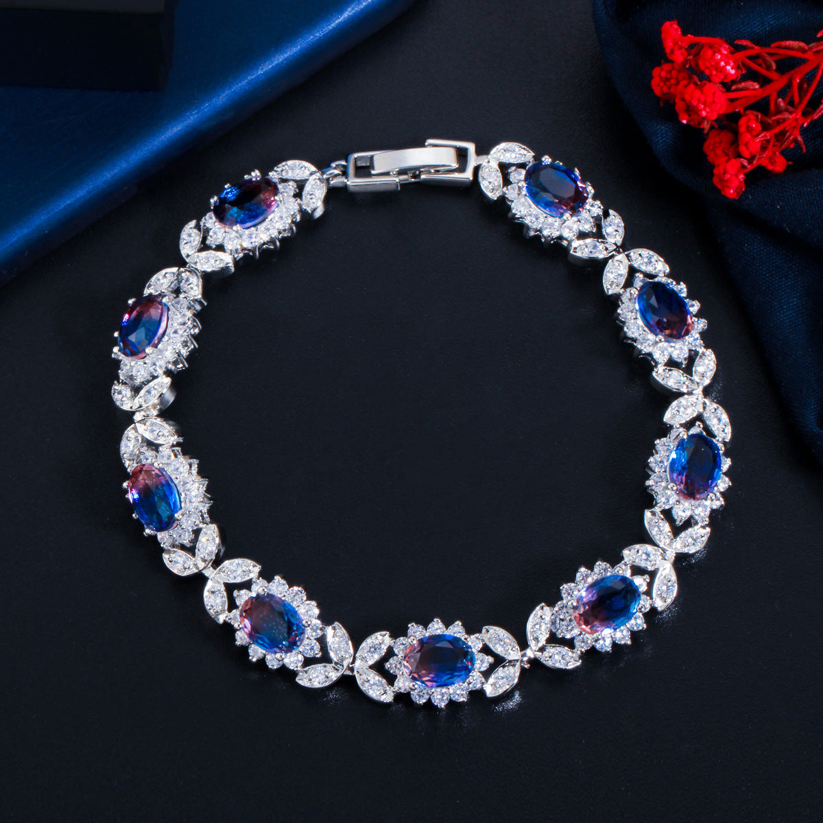 Copper Inlaid Zircon Full Diamond Bracelet Brand: aeac