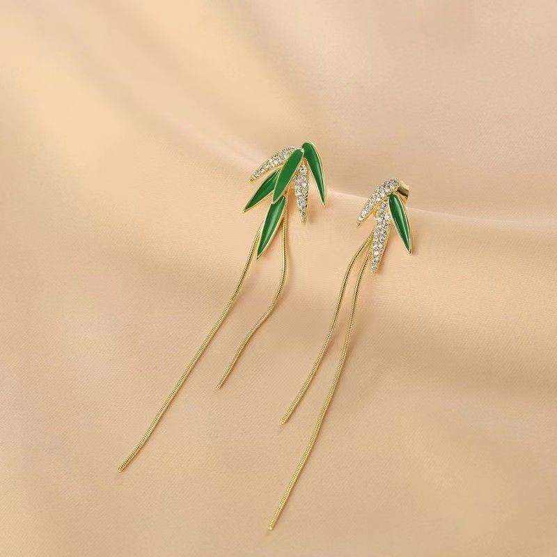 White Flower Summer Earrings Asymmetric Eardrops Brand: aeac