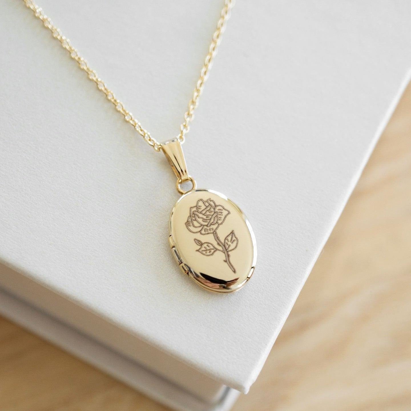 Open And Close Photo Frame Necklace Brand: aeac