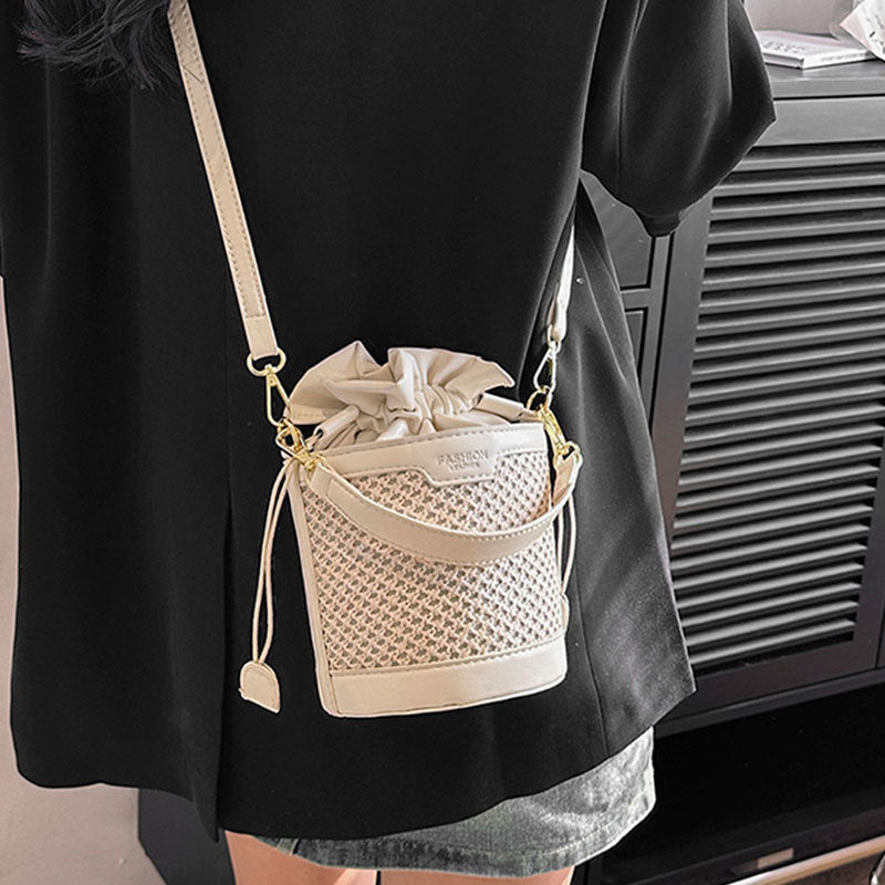 Simple And Stylish Woven Commuting Single Shoulder Bucket Bag Brand: aeac
