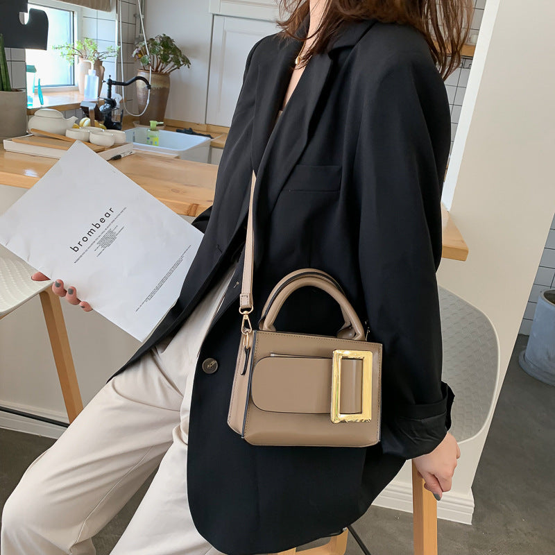 New pu all-match fashion one-shoulder messenger bag Brand: aeac