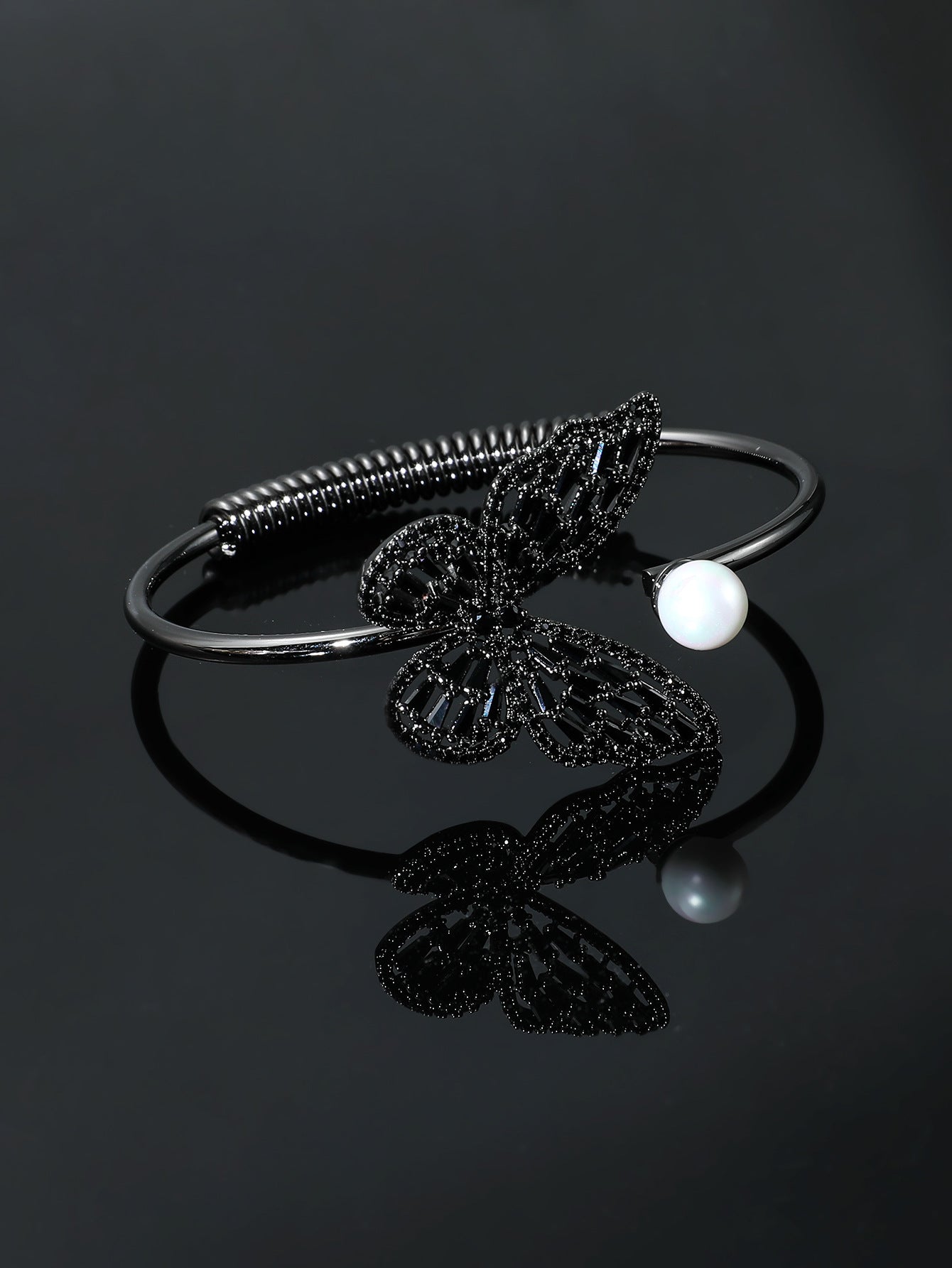 Women's Fashion Hollowed-out Vintage Bracelet Brand: aeac