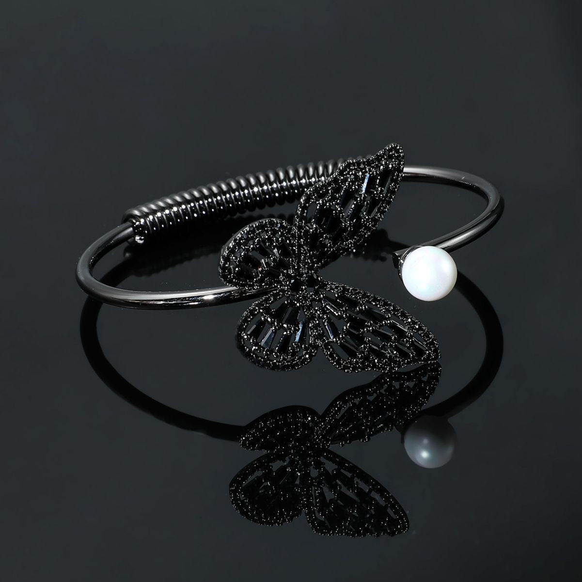 Women's Fashion Hollowed-out Vintage Bracelet Brand: aeac