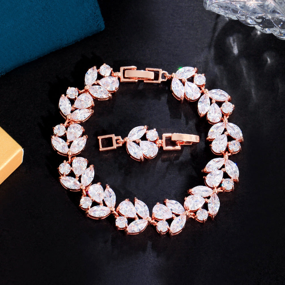 Copper Inlaid Zircon Flower Bracelet Brand: aeac