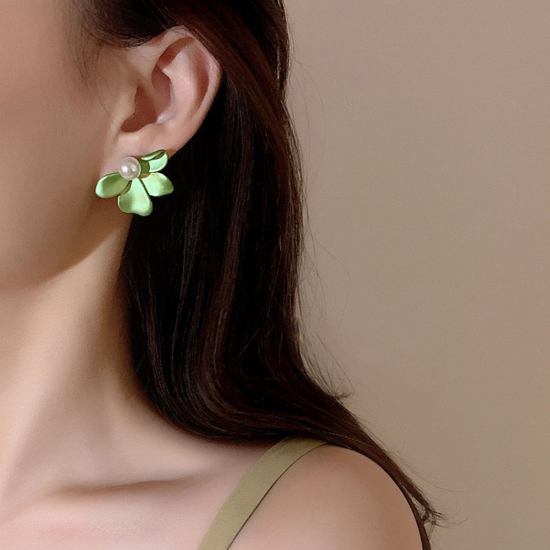 S925 Women's Silver Needle Pearl Petal Earrings Brand: aeac
