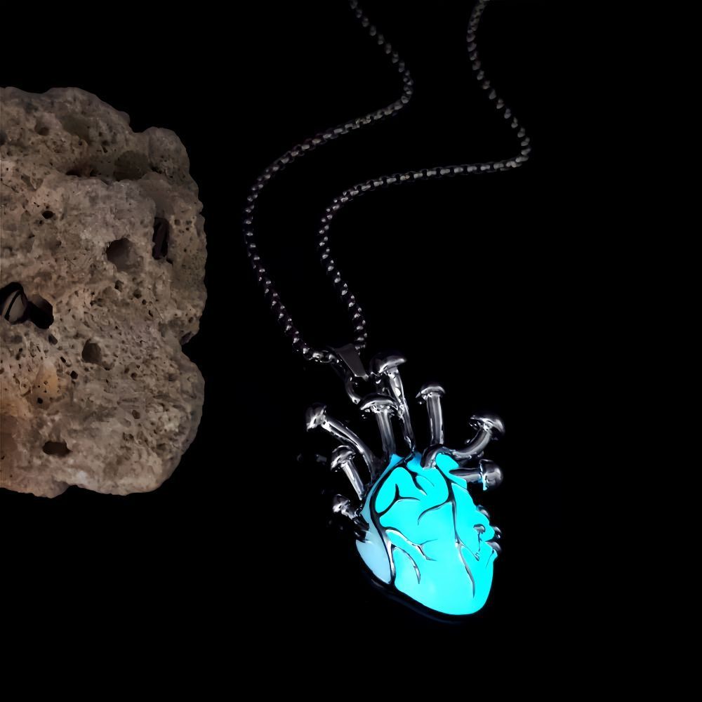 Zinc Alloy Luminous Heart Pendant Necklace Brand: aeac