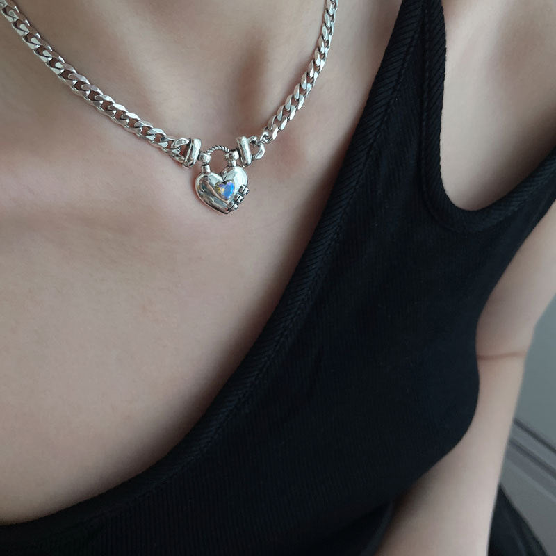Heart Sweater Necklace Brand: aeac