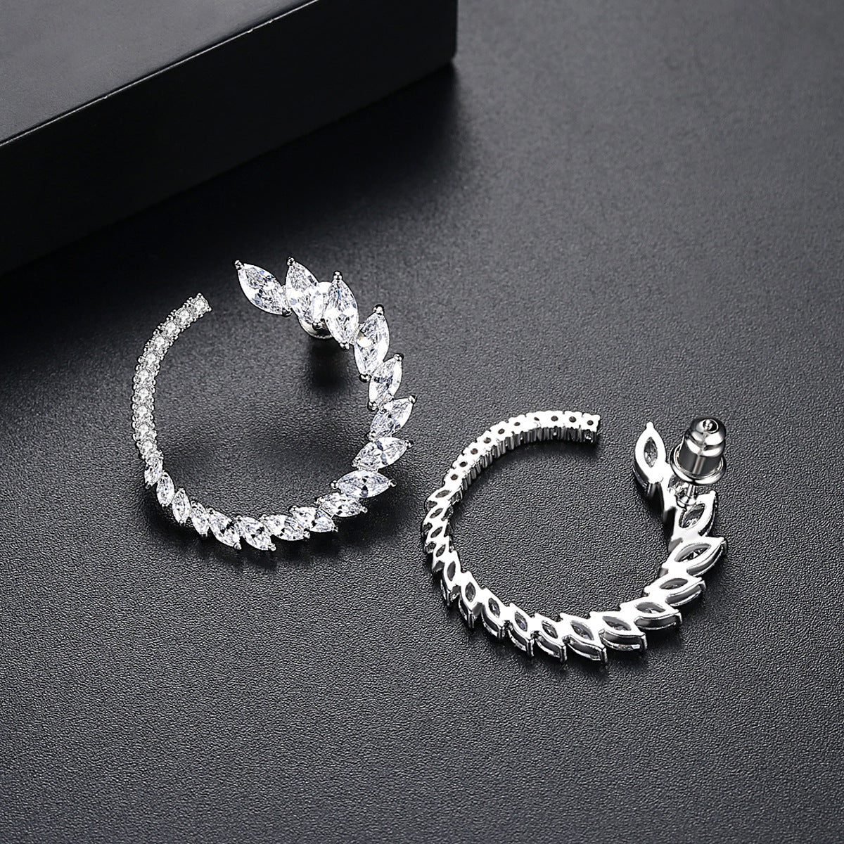 Green Zirconium Ear Ring Copper Inlaid Crystal Stylish Popular Personalized Simple Brand: aeac