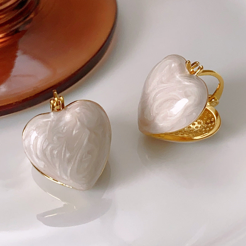 Retro Dripping Oil Love Heart Stud Earrings Brand: aeac