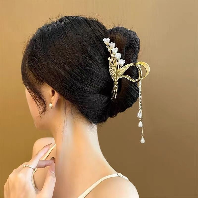 Women's Fashion Large Butterfly Tassel Barrettes Brand: aeac