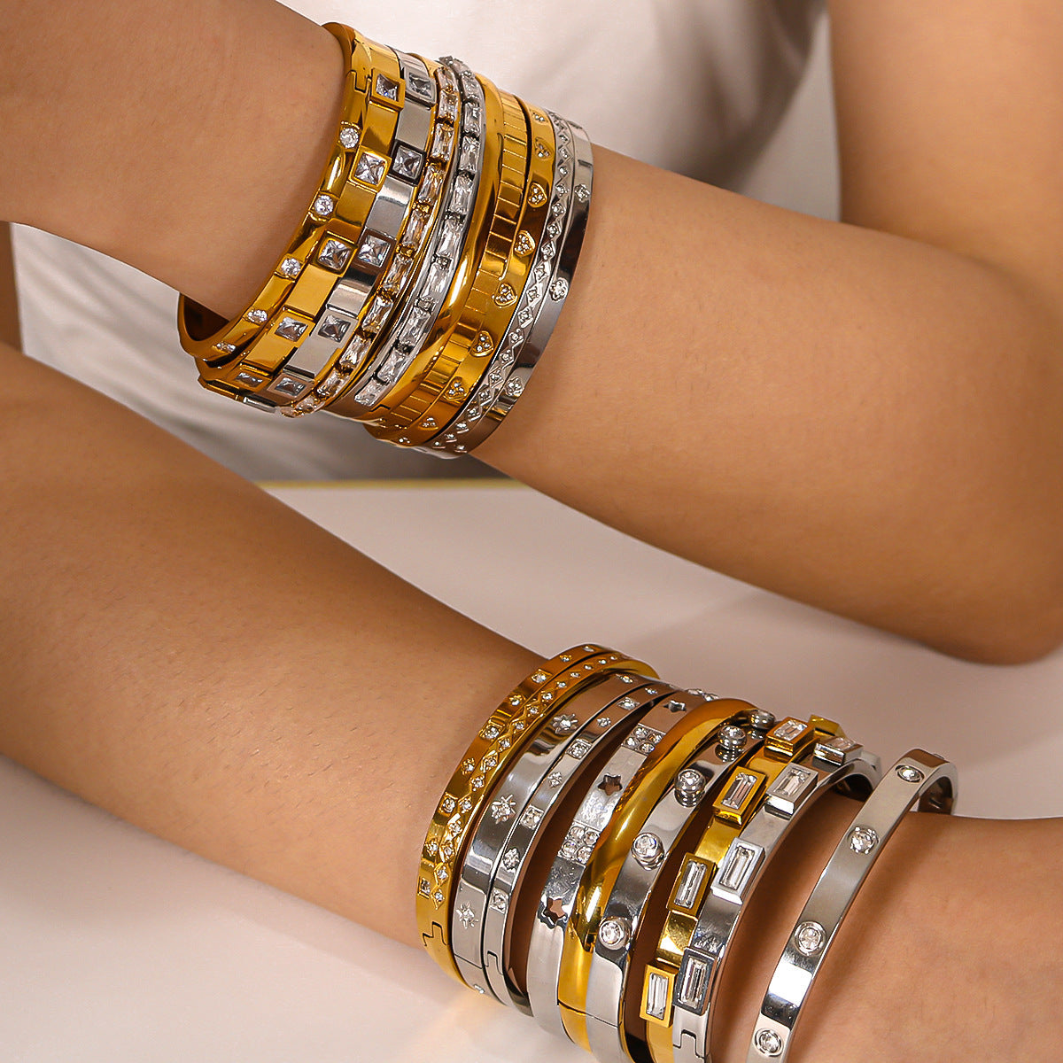 Zircon Titanium Steel Electroplated Bracelet Brand: aeac