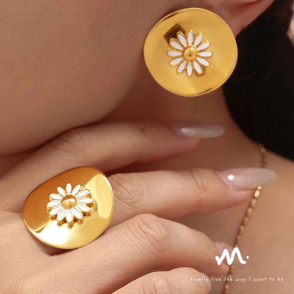 European And American Dripping Oil Little Daisy Rings Ear Studs Brand: aeac