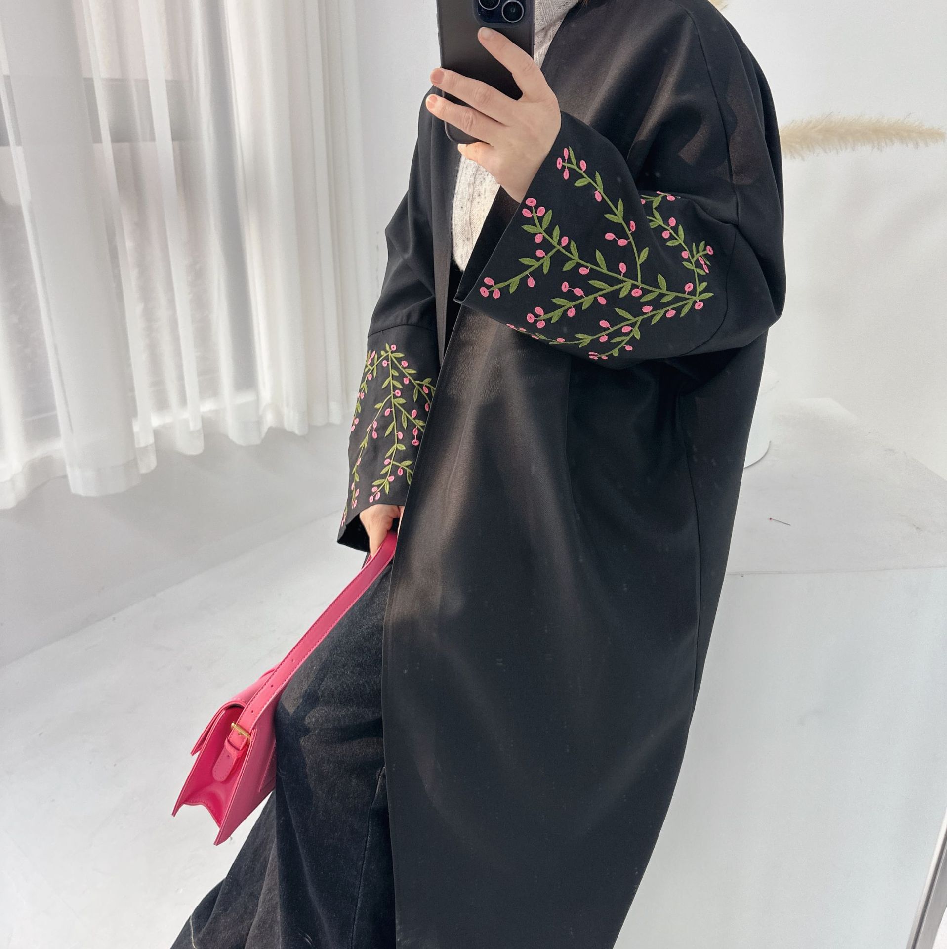 Dubai Middle East Turkey Dubai Flower Embroidered Elegant Cardigan Robe Brand: aeac