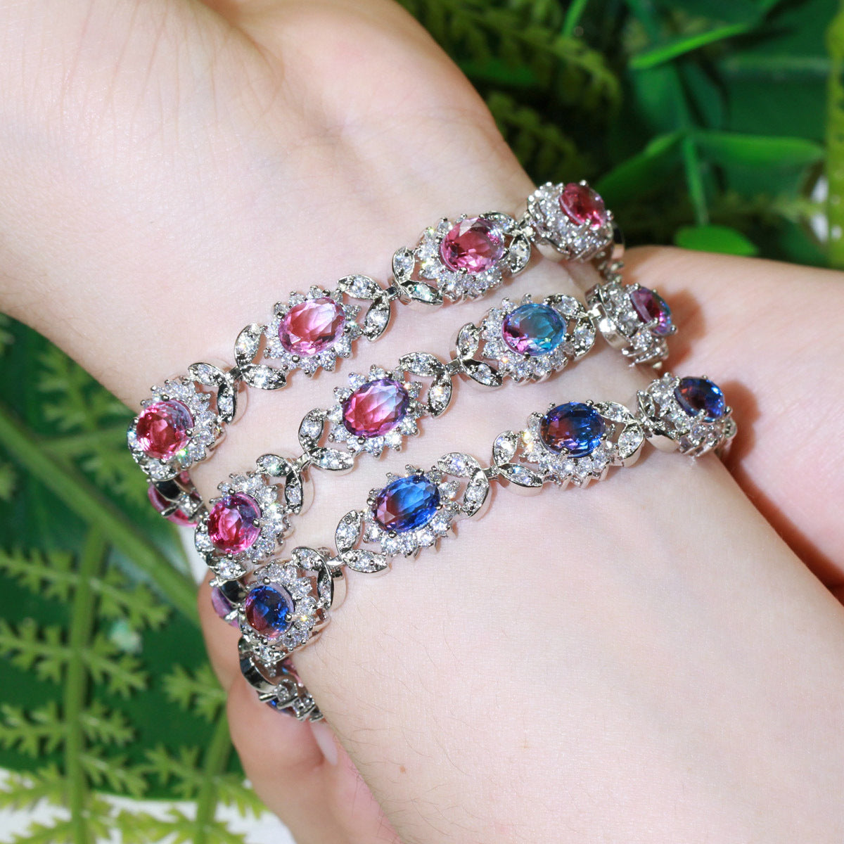 Copper Inlaid Zircon Full Diamond Bracelet Brand: aeac