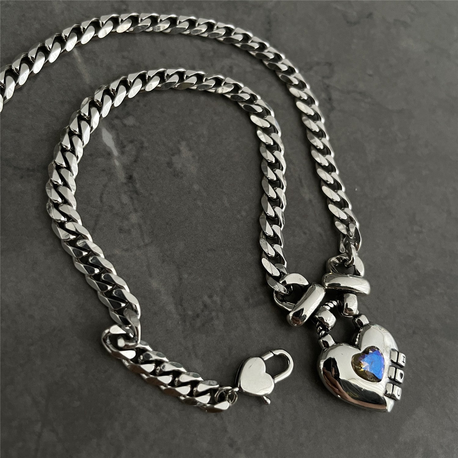 Heart Sweater Necklace Brand: aeac