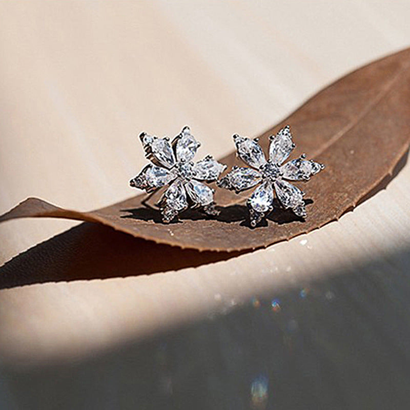 Minimalist Snowflake And Flower Diamond-studded Zircon Stud Earrings Brand: aeac