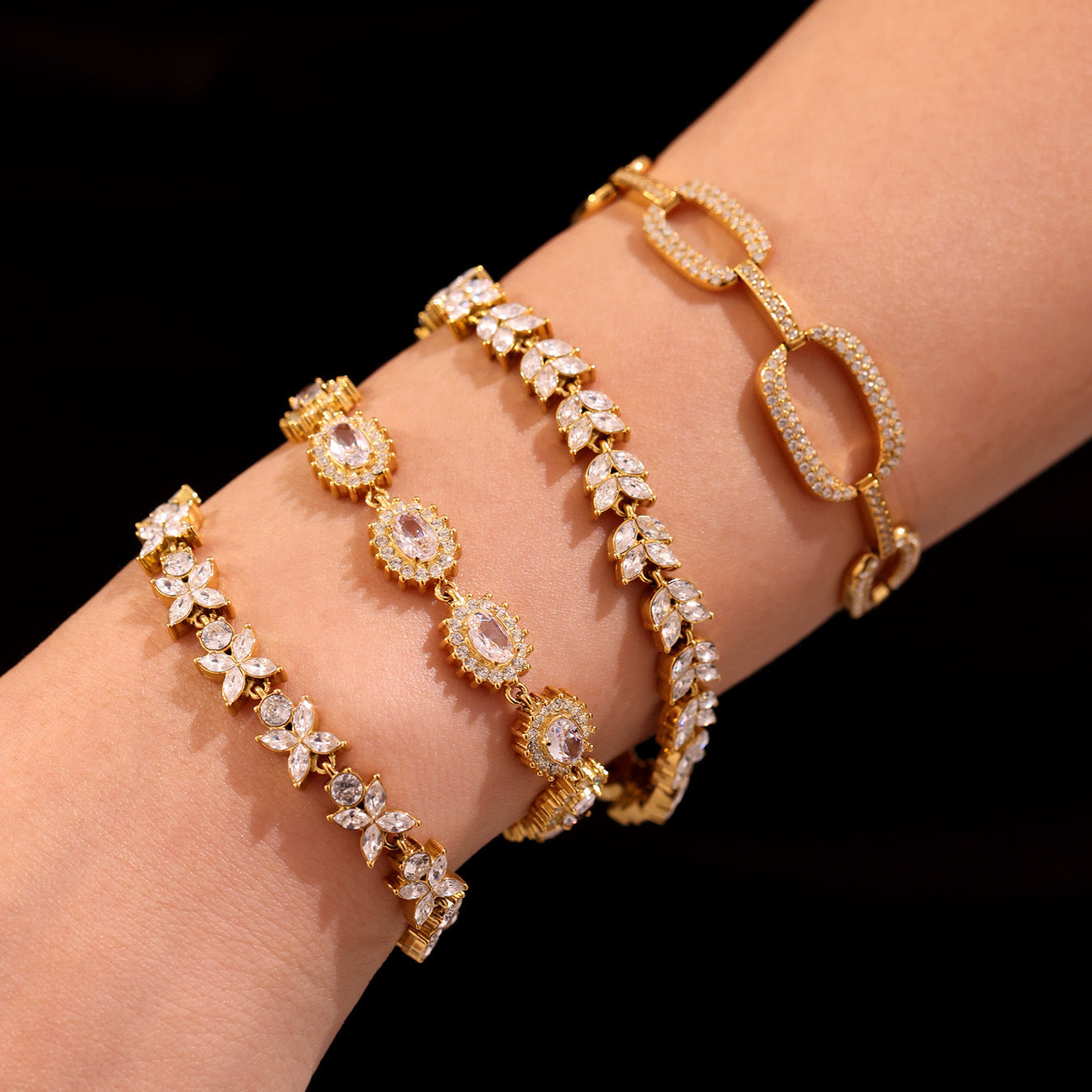 European And American Instagram-style Stainless Steel 5A Zirconia Four-leaf Clover Full Diamond Bracelet Brand: aeac