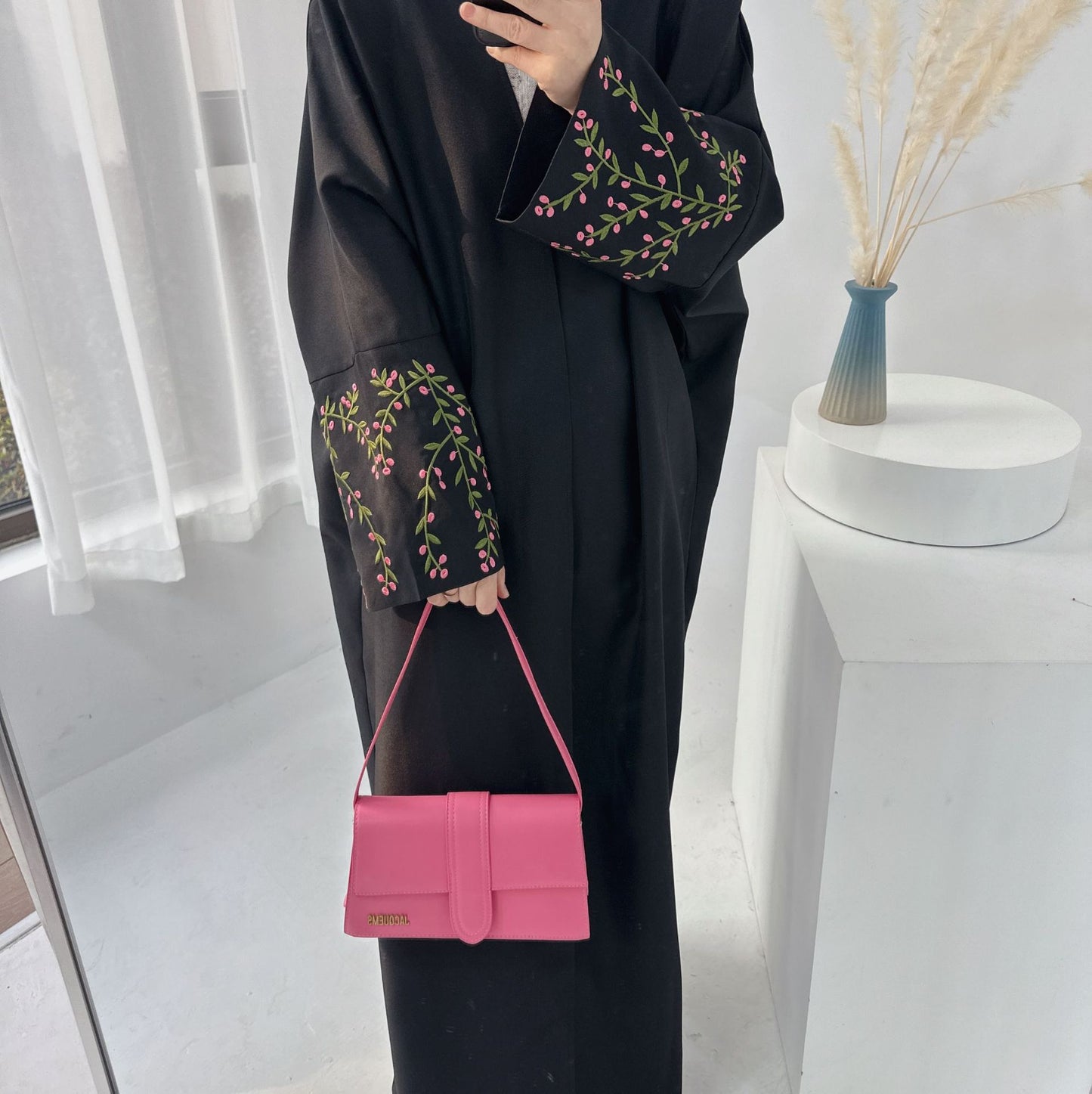 Dubai Middle East Turkey Dubai Flower Embroidered Elegant Cardigan Robe Brand: aeac