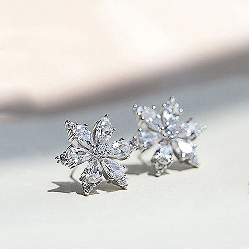 Minimalist Snowflake And Flower Diamond-studded Zircon Stud Earrings Brand: aeac