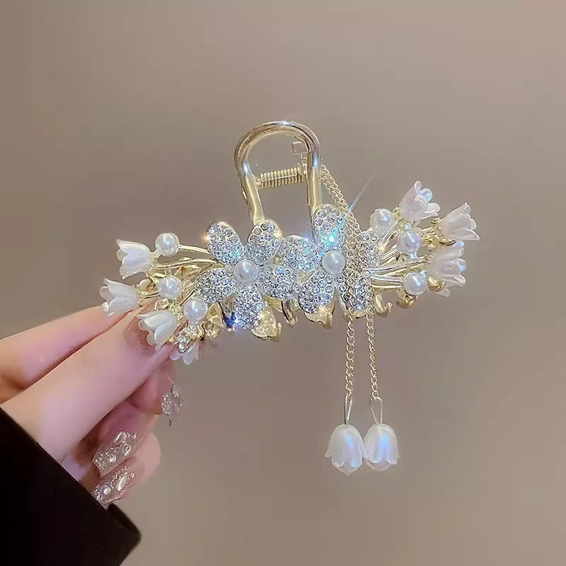 Women's Fashion Large Butterfly Tassel Barrettes Brand: aeac