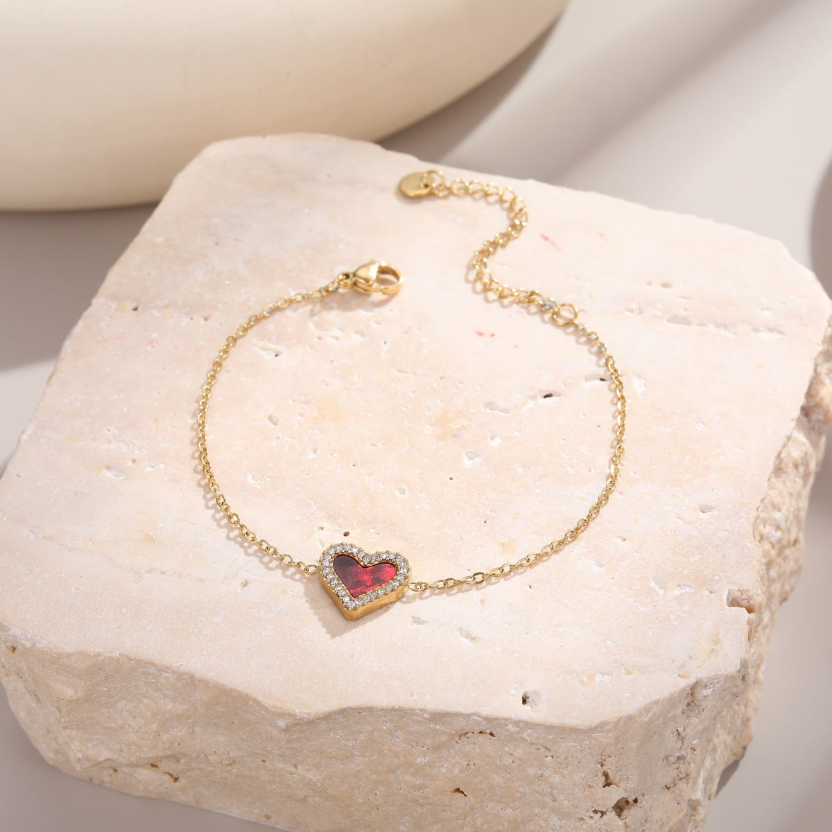 Stainless Steel Retro Micro-Set Diamond Heart Bracelet Brand: aeac
