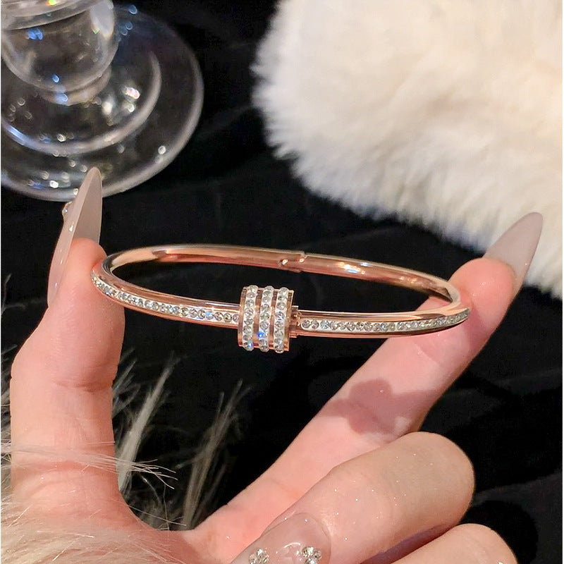 Bracelet Girls Wild Full Diamond Round Brand: aeac