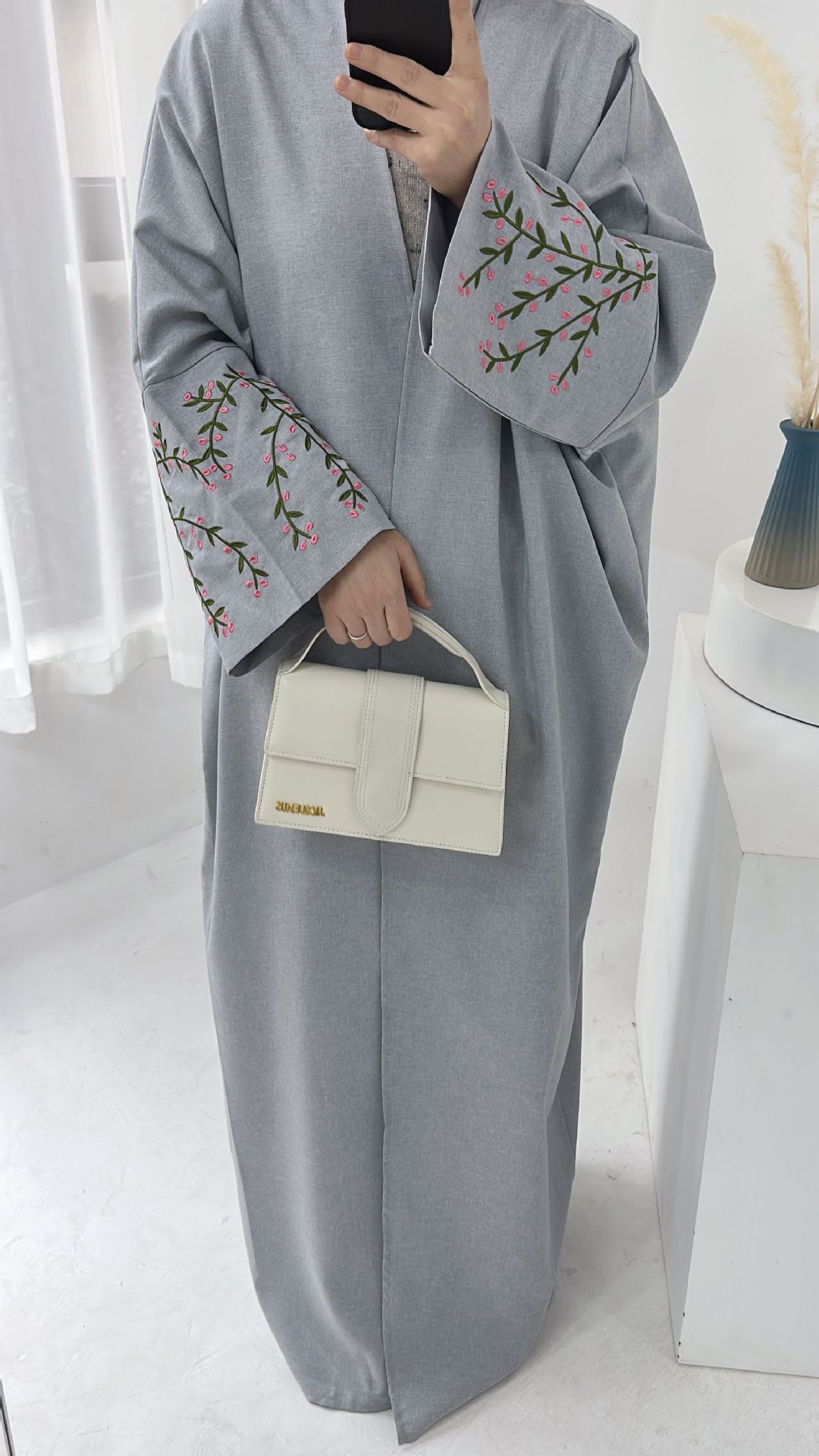 Dubai Middle East Turkey Dubai Flower Embroidered Elegant Cardigan Robe Brand: aeac