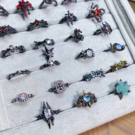 Dark-themed Heart-shaped Adjustable Ring