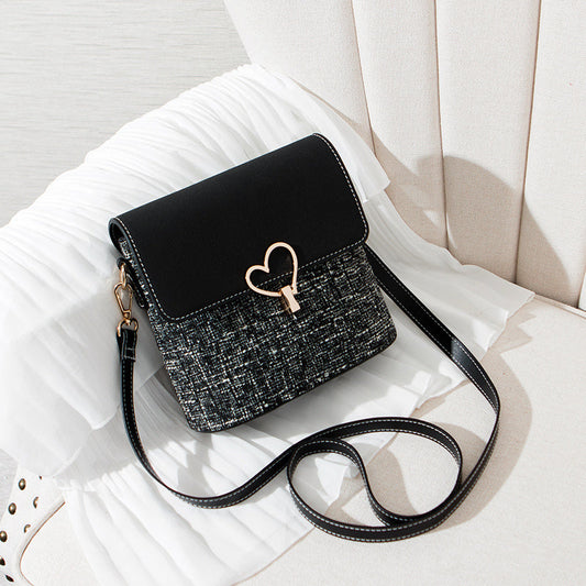 The New Trendy Wild One-shoulder Messenger Bag Fashion Brand: aeac
