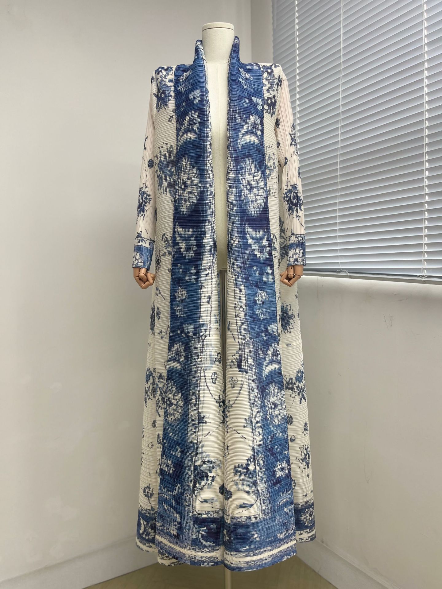 Versatile Trench Coat Cloak Printing Brand: aeac