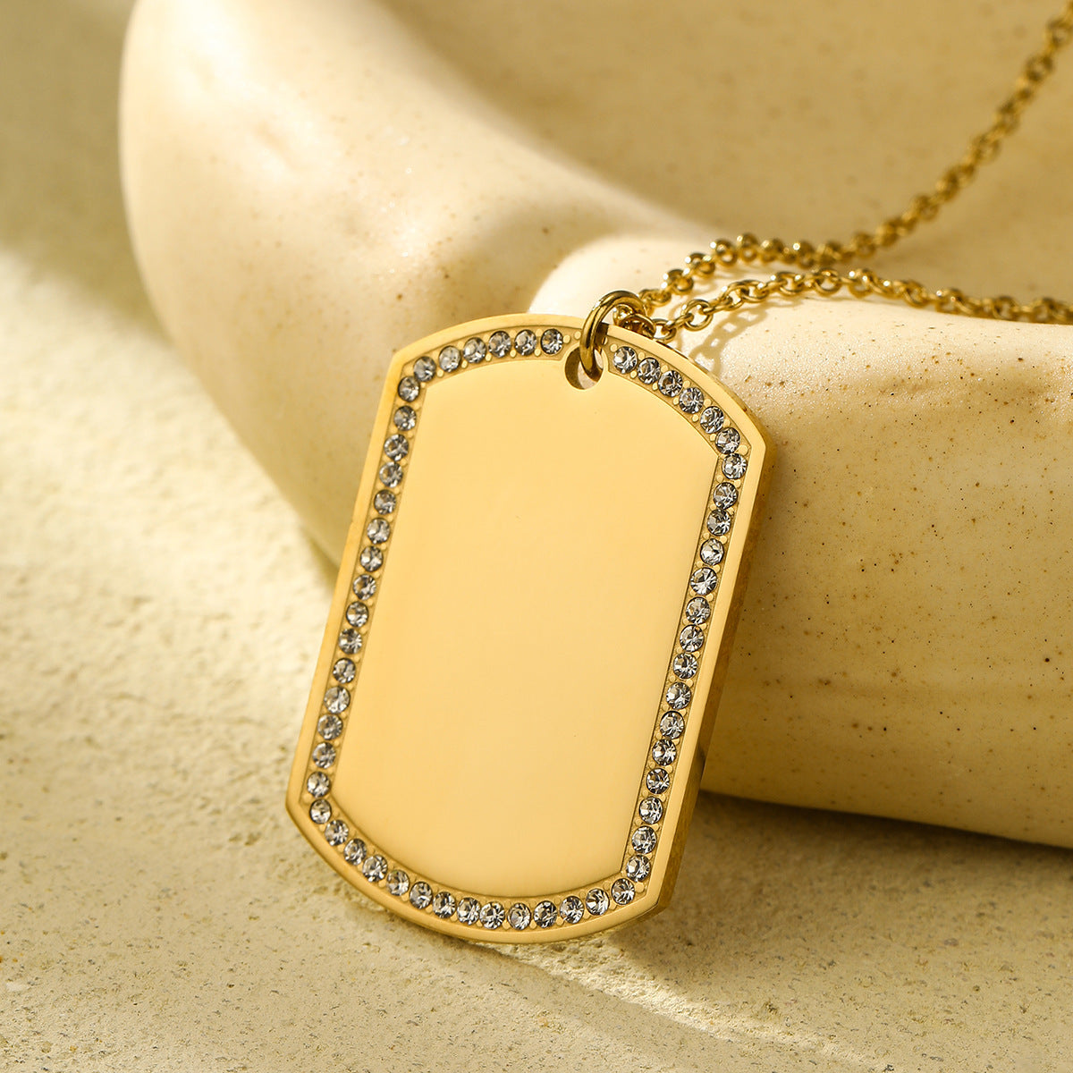 Geometric Circular Heart-shaped Diamond Inlaid Titanium Steel Necklace Brand: aeac