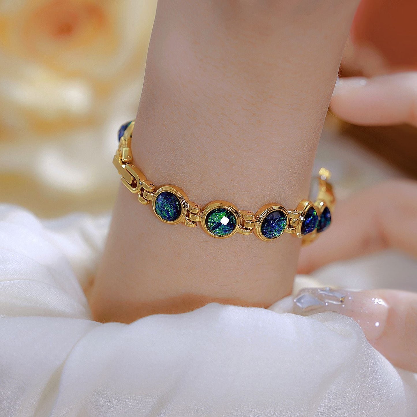 National Style Mid-ancient Light Luxury Malachite Bracelet Watch Brand: aeac