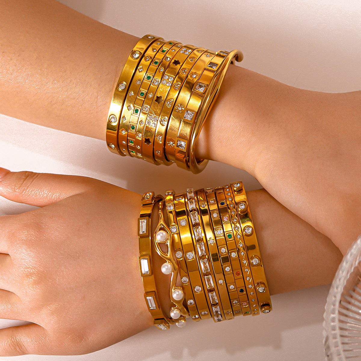 Zircon Titanium Steel Electroplated Bracelet Brand: aeac