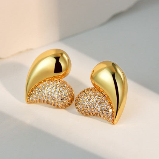 New Fashion Diamond Love Heart Stud Earrings Women's High Sense Brand: aeac