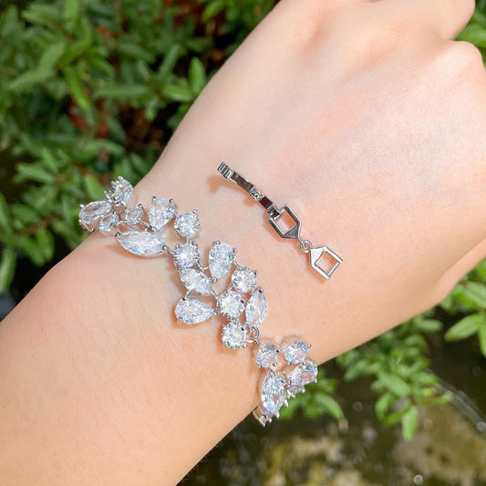 New Shiny Zircon Asymmetric Leaf Bracelet Brand: aeac