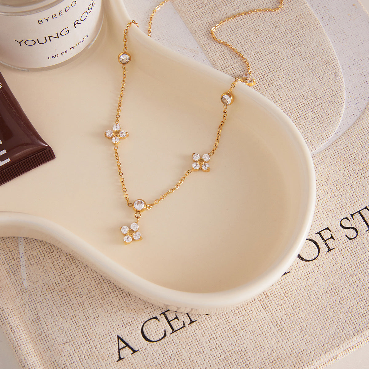 Titanium Steel Zircon Four Leaf Clover Necklace Brand: aeac