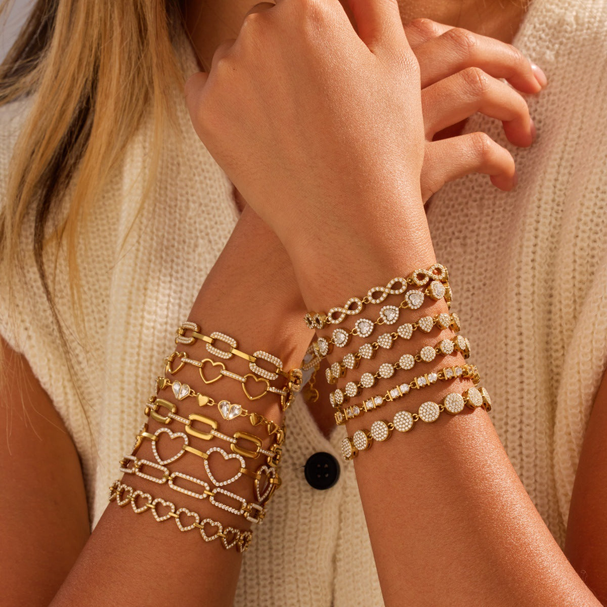 Color-Protecting Stainless Steel Round Heart Zircon Bracelet Brand: aeac